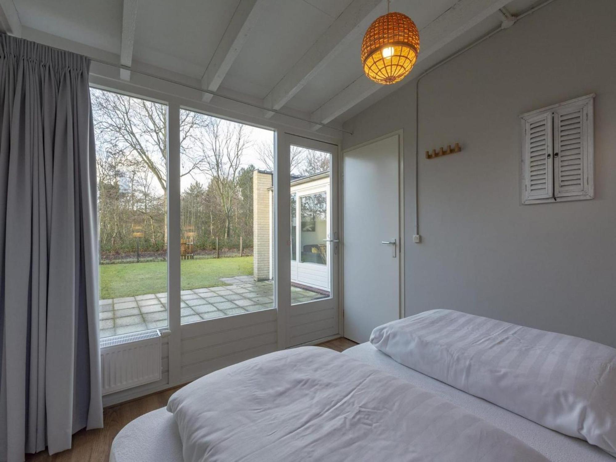Cozy Bunglow With Garden Sint Maartensvlotbrug エクステリア 写真