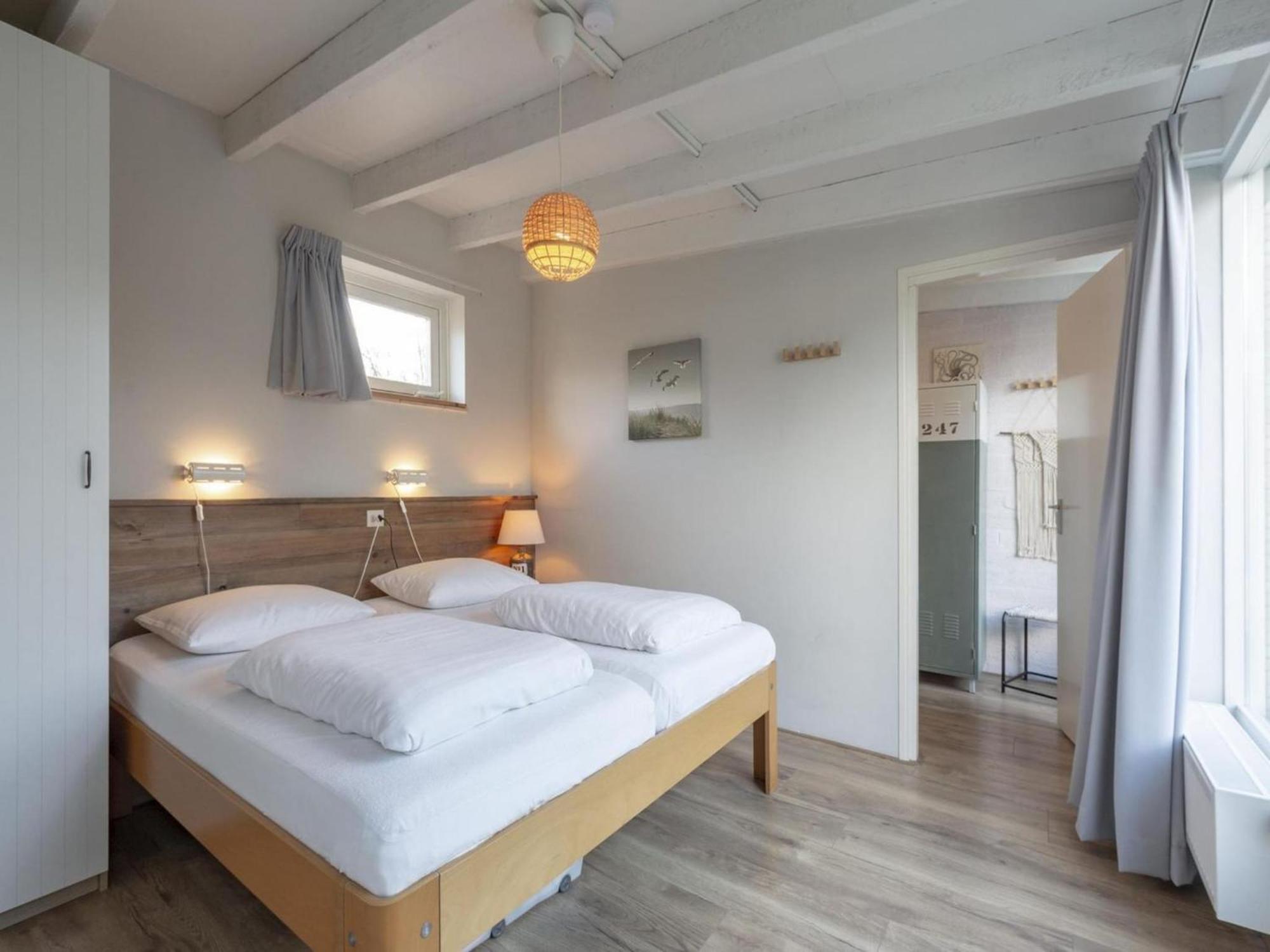 Cozy Bunglow With Garden Sint Maartensvlotbrug エクステリア 写真