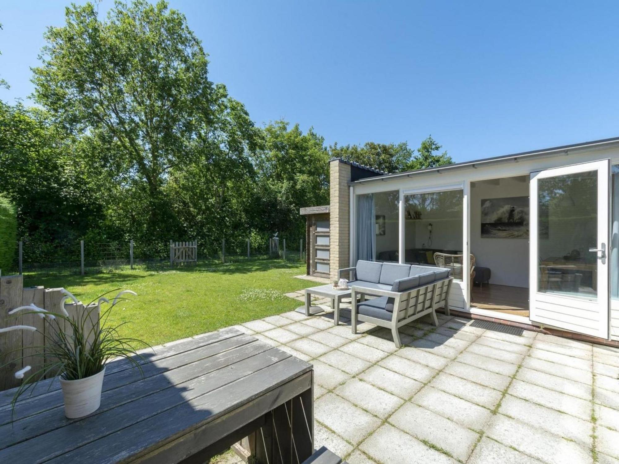 Cozy Bunglow With Garden Sint Maartensvlotbrug エクステリア 写真